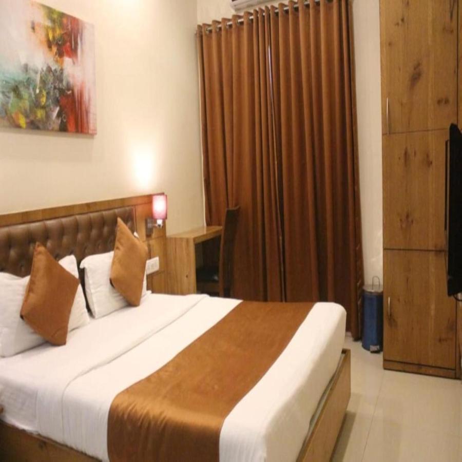 Hotel Grandeur-Near Mumbai International Airport Zewnętrze zdjęcie